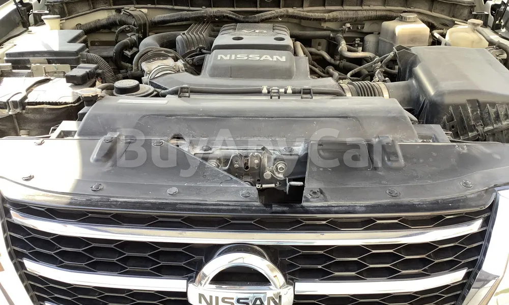 Vehicle photo 6
