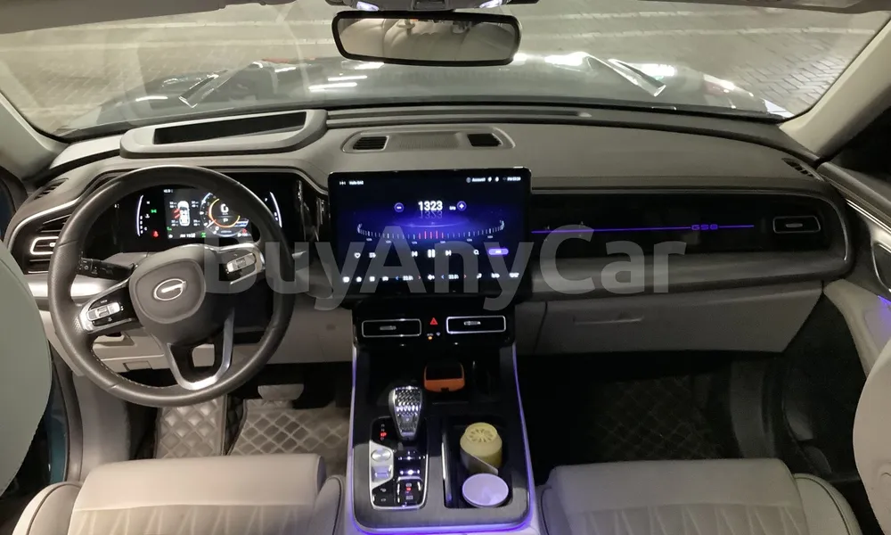 Vehicle photo 7