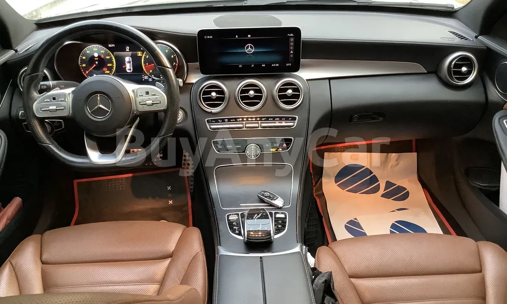 Vehicle photo 8