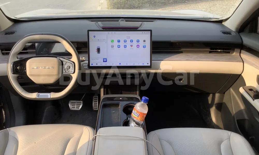 Vehicle photo 7