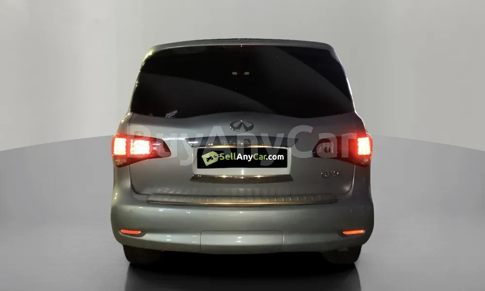 Vehicle photo 2