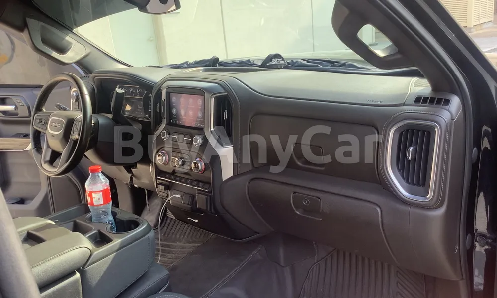 Vehicle photo 9