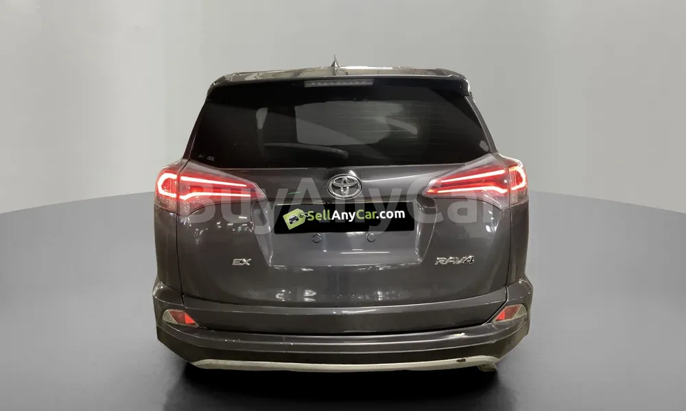 Vehicle photo 2