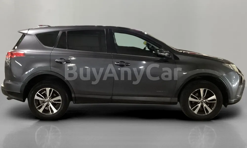 Vehicle photo 3