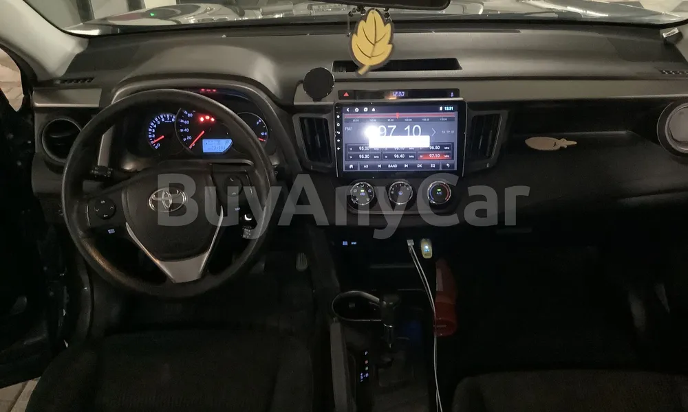 Vehicle photo 9