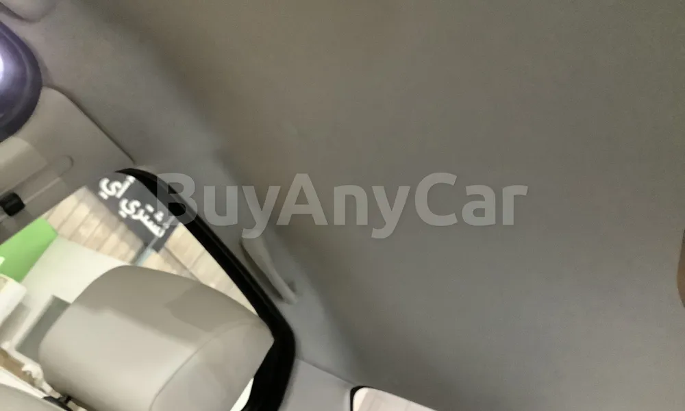Vehicle photo 9