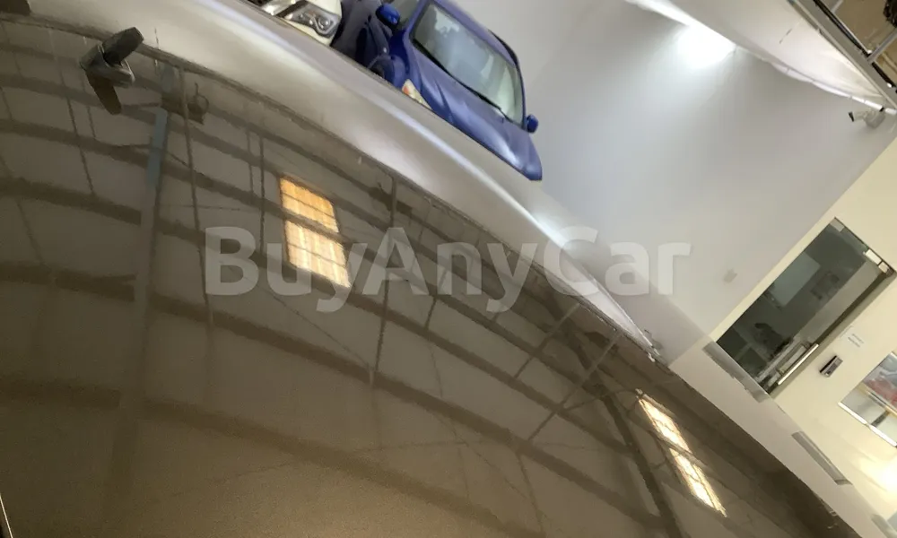 Vehicle photo 6