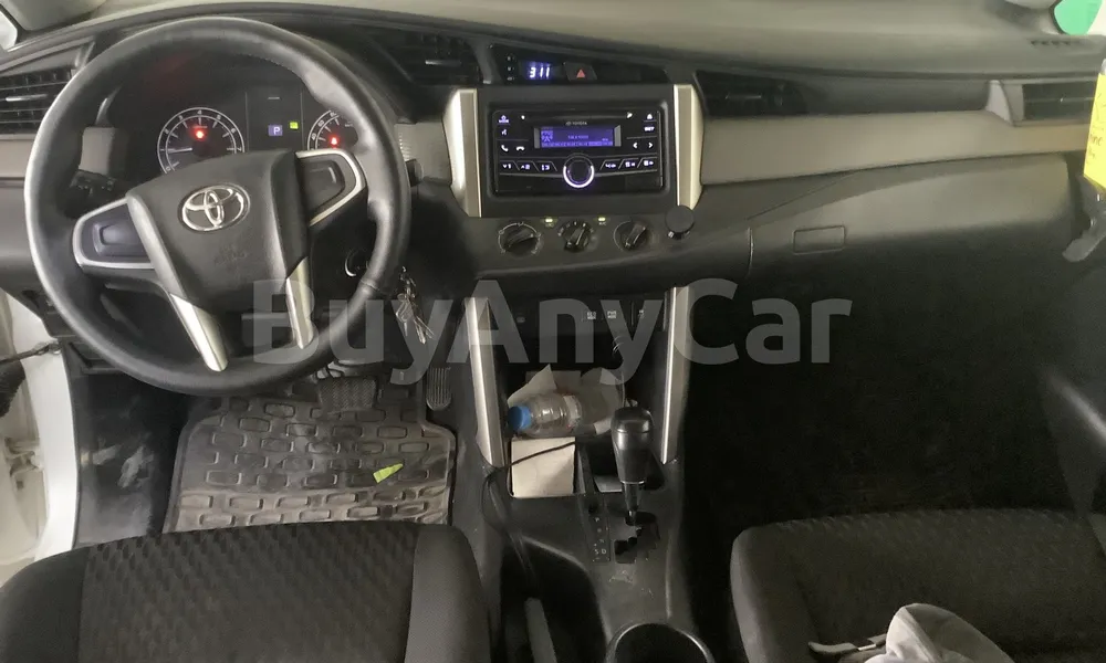 Vehicle photo 7