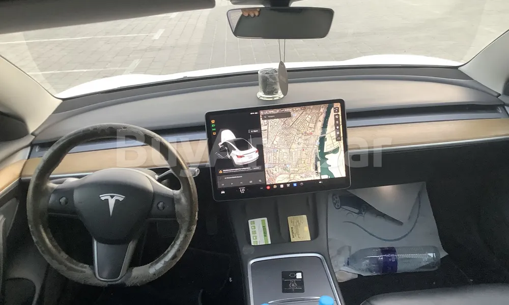 Vehicle photo 9