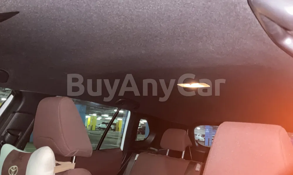 Vehicle photo 8