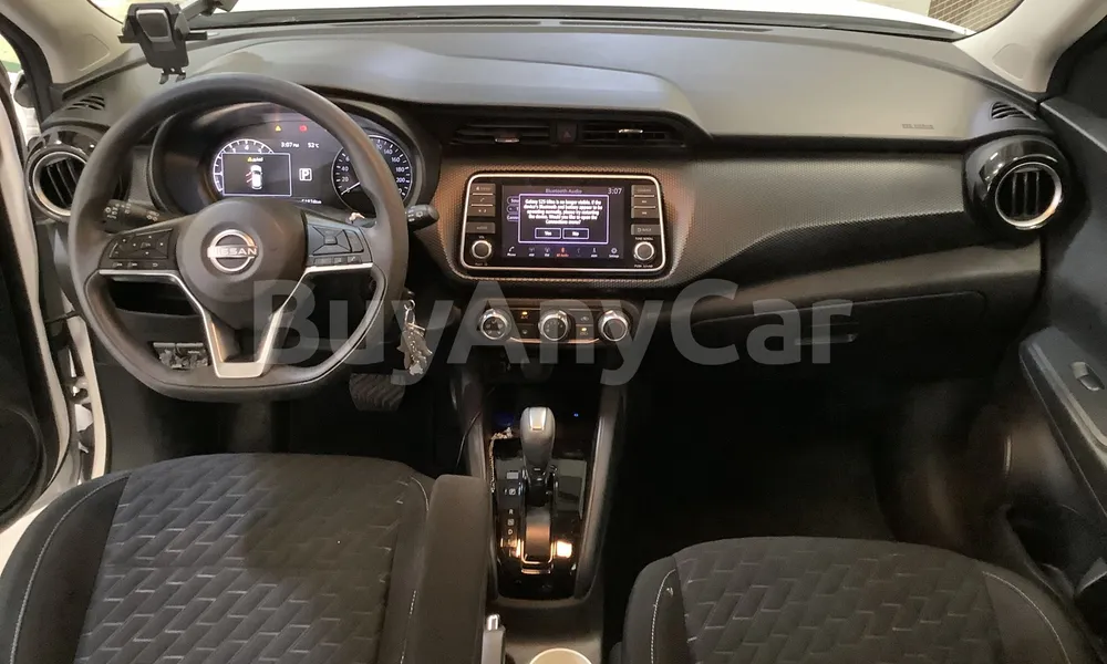 Vehicle photo 9