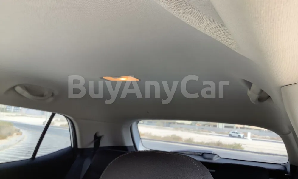 Vehicle photo 8