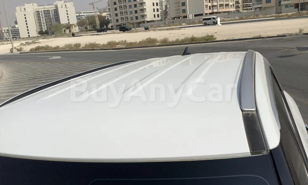 Vehicle photo 5