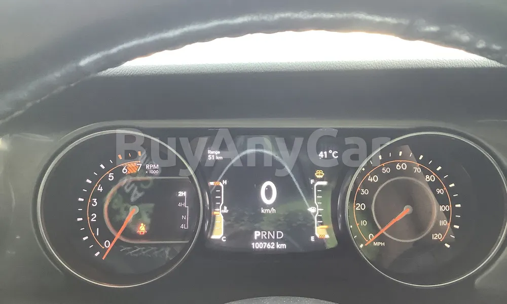 Vehicle photo 9