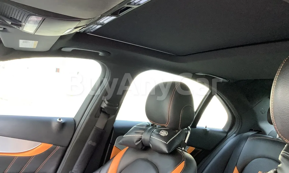 Vehicle photo 9