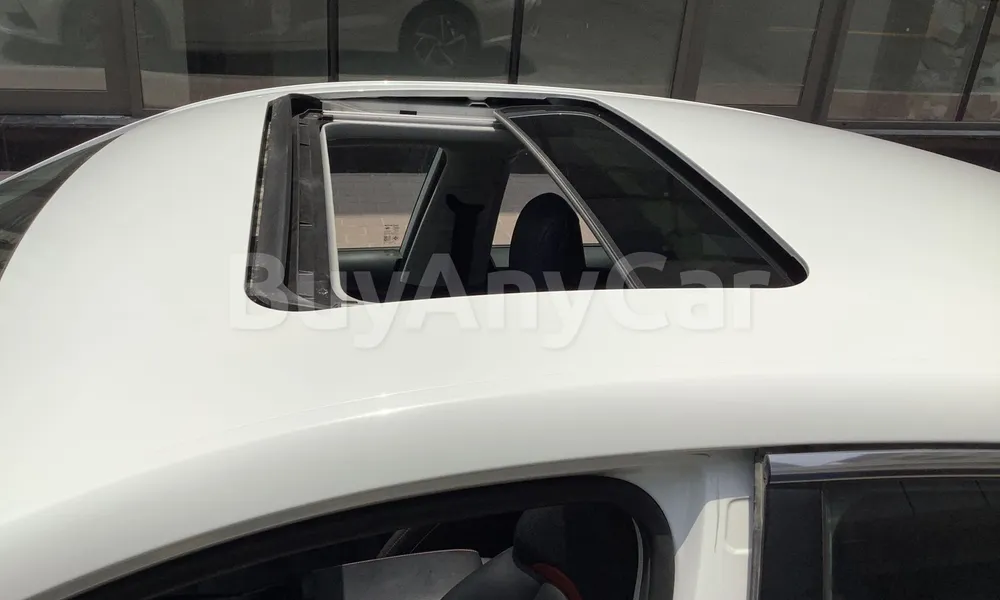 Vehicle photo 5