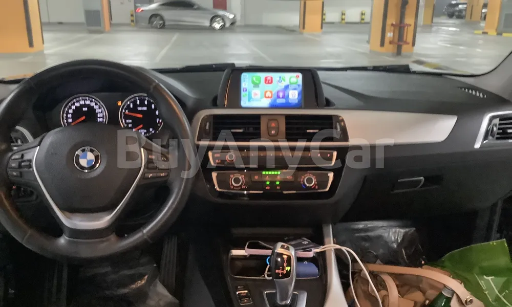 Vehicle photo 9