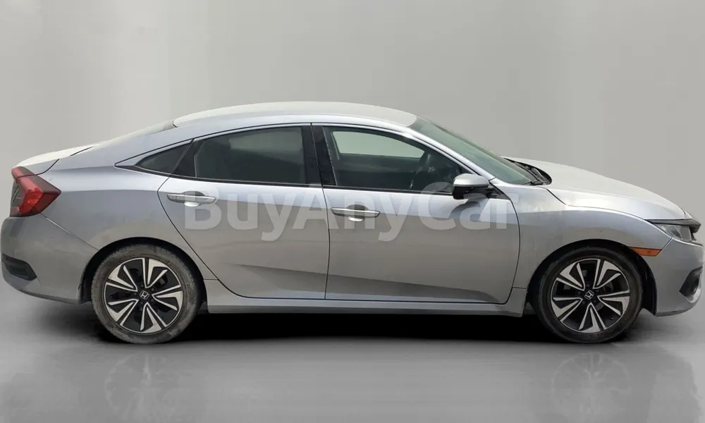 Vehicle photo 3