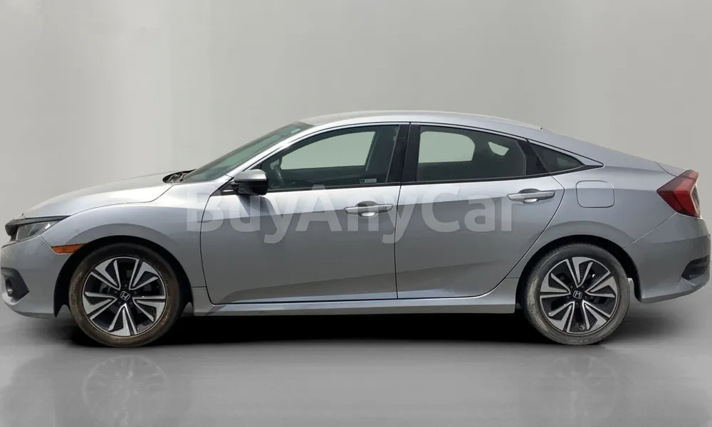 Vehicle photo 4