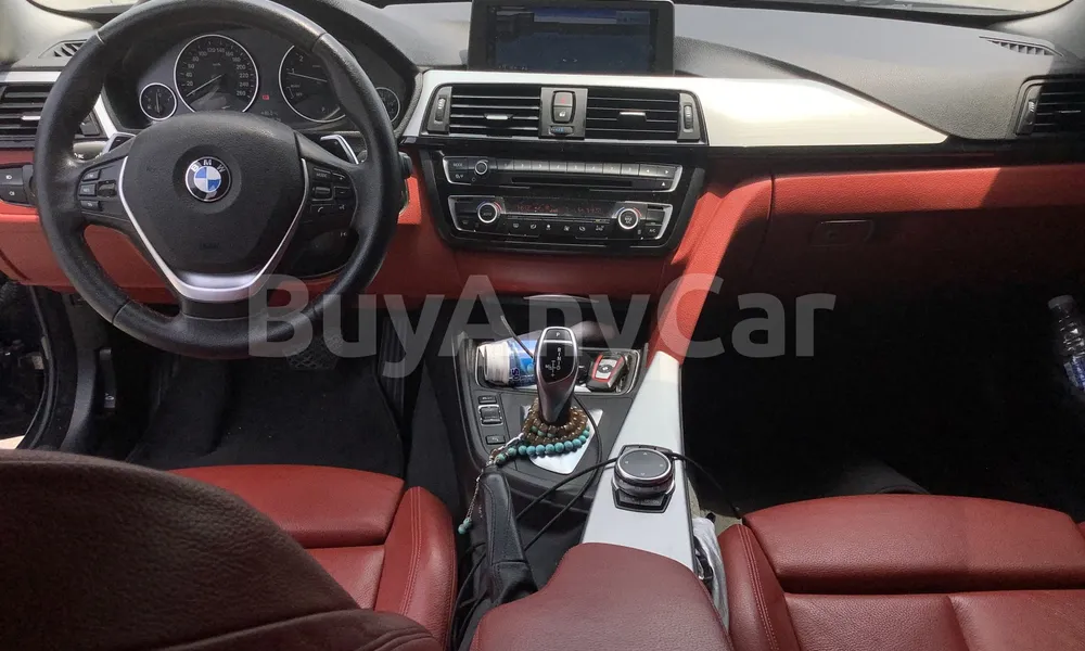 Vehicle photo 9