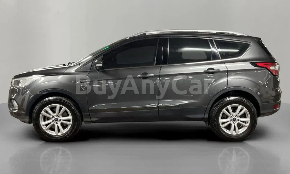 Vehicle photo 4