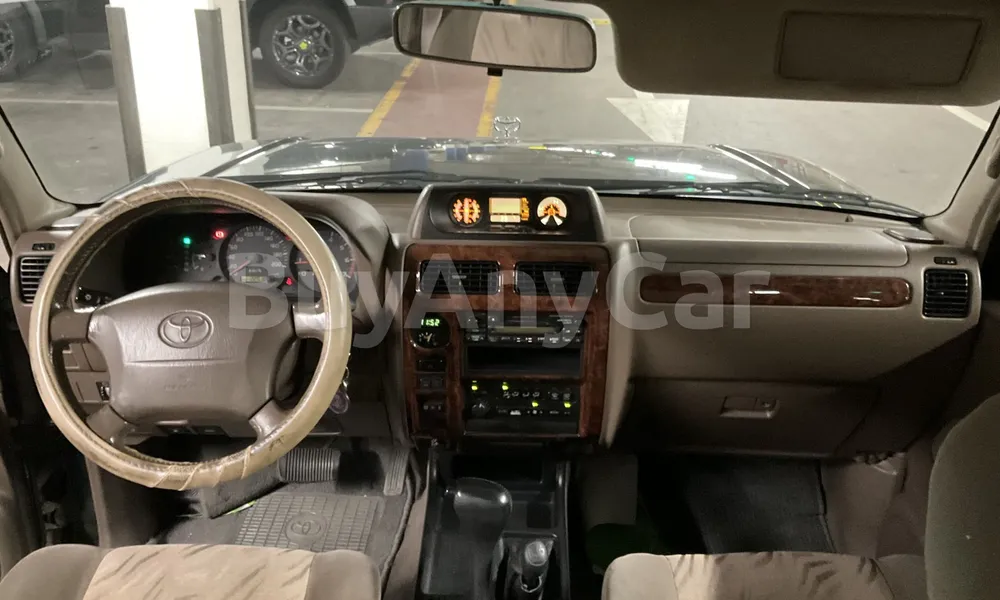 Vehicle photo 9