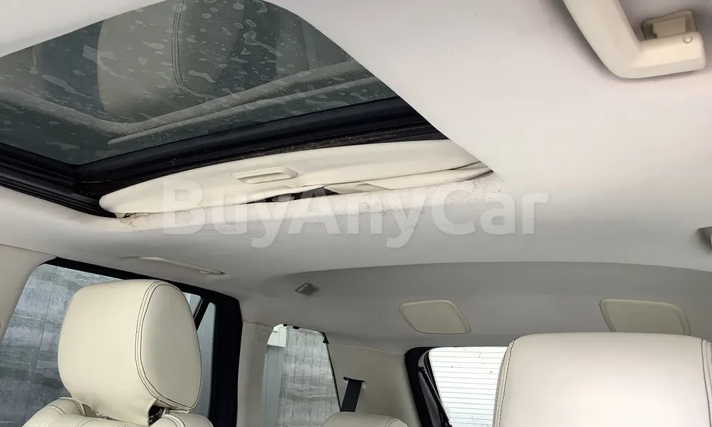 Vehicle photo 8