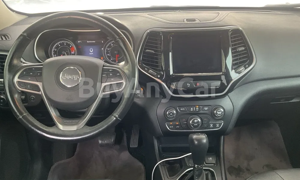 Vehicle photo 10