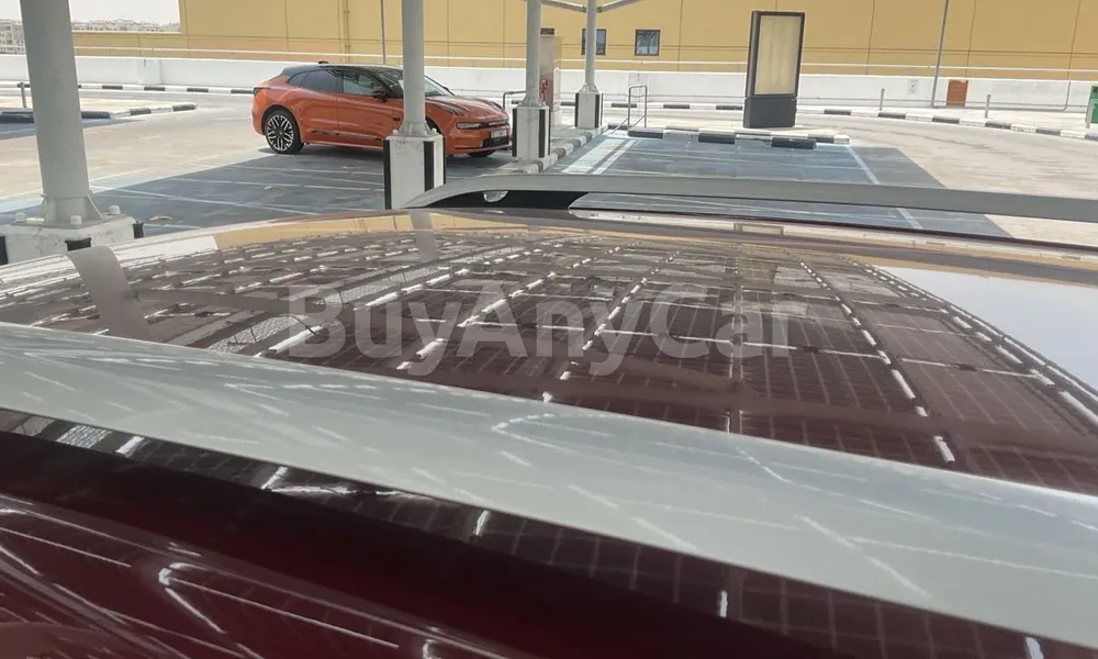 Vehicle photo 7
