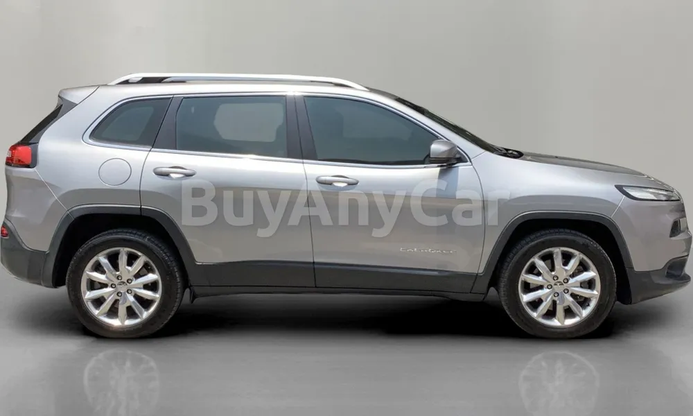Vehicle photo 3