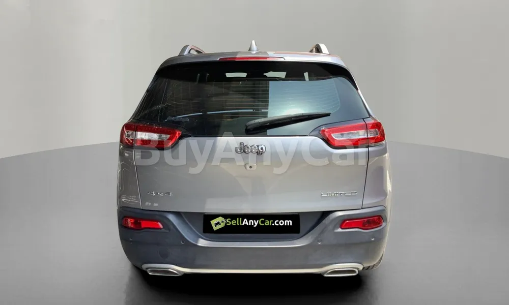Vehicle photo 2