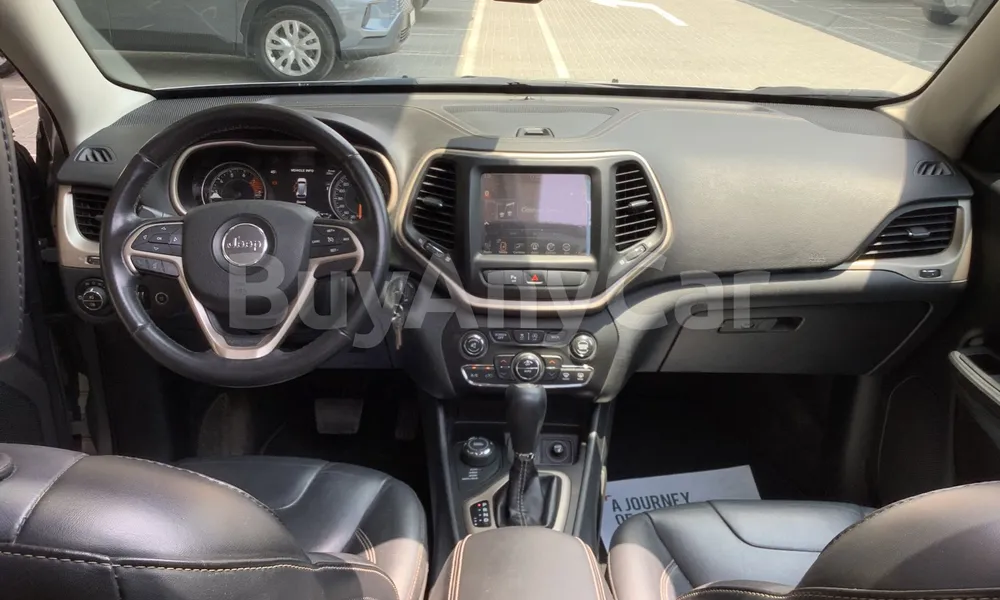 Vehicle photo 10