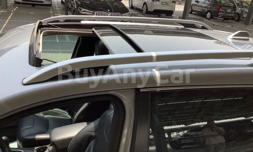 Vehicle photo 5