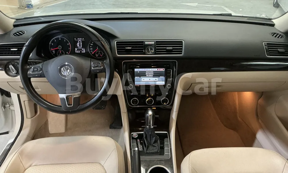 Vehicle photo 9
