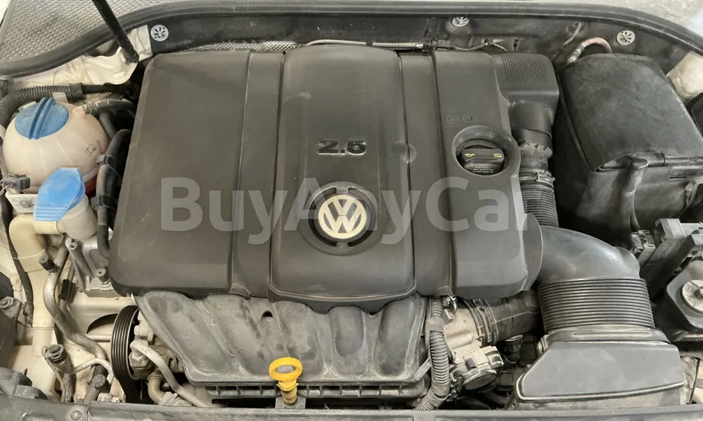 Vehicle photo 6