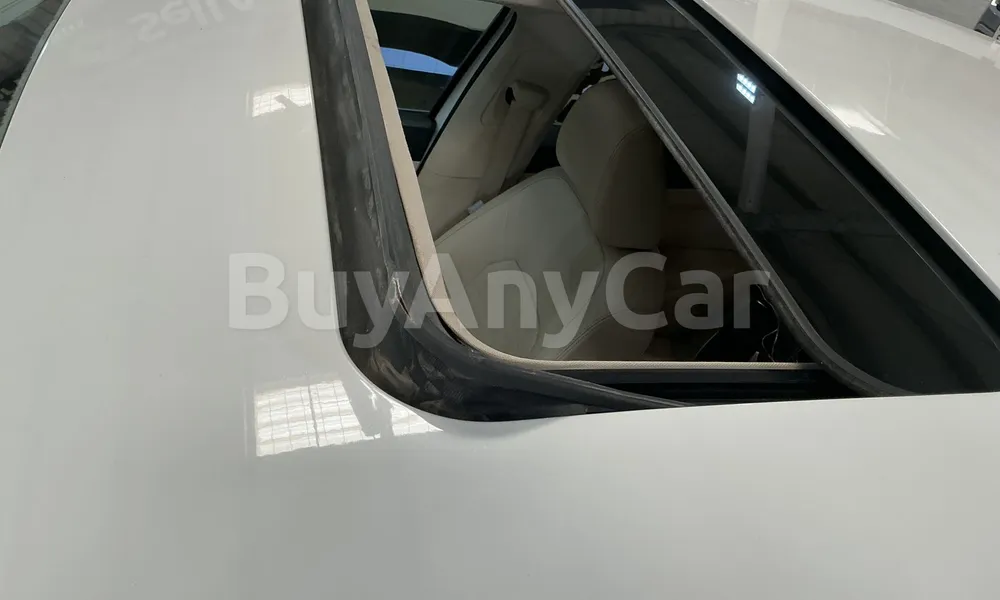 Vehicle photo 5