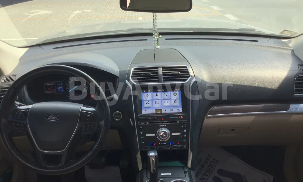 Vehicle photo 8