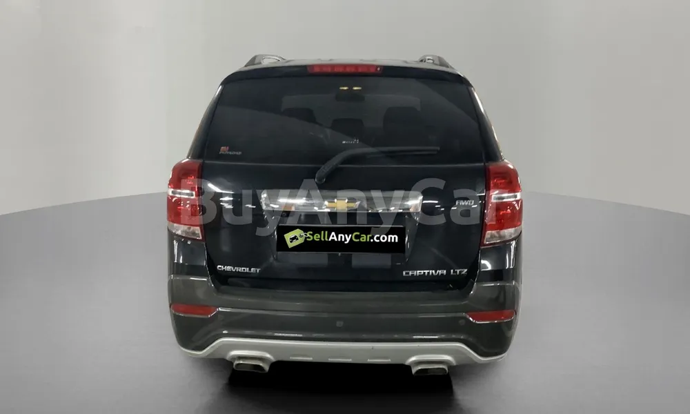 Vehicle photo 2
