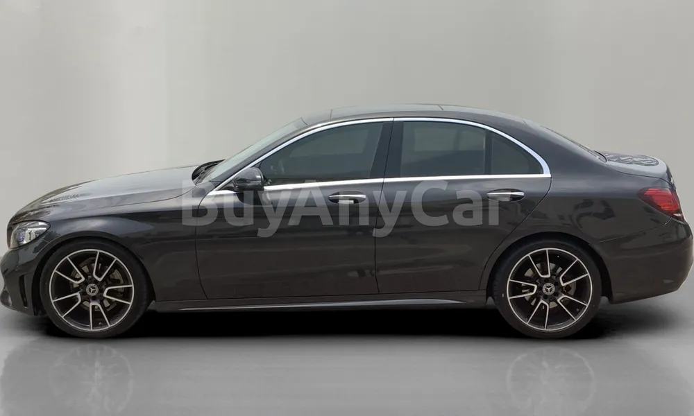 Vehicle photo 4