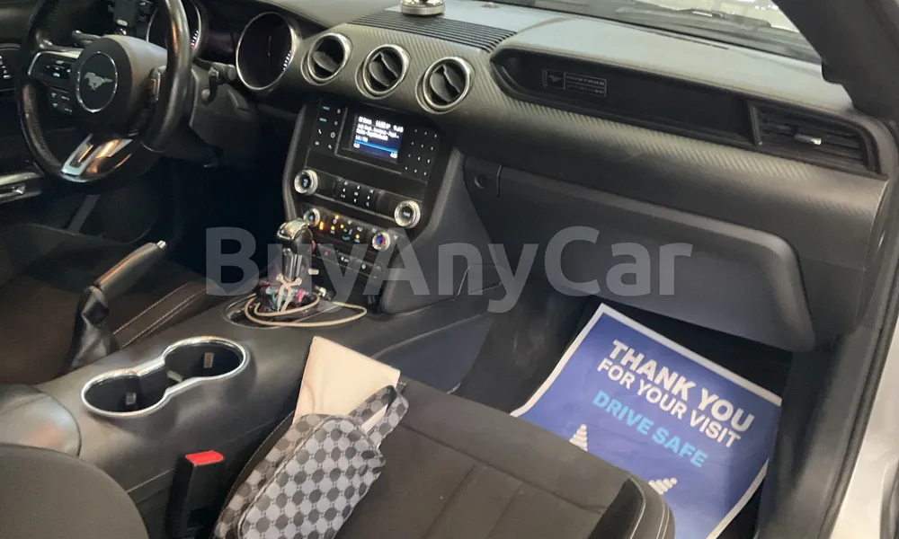 Vehicle photo 9