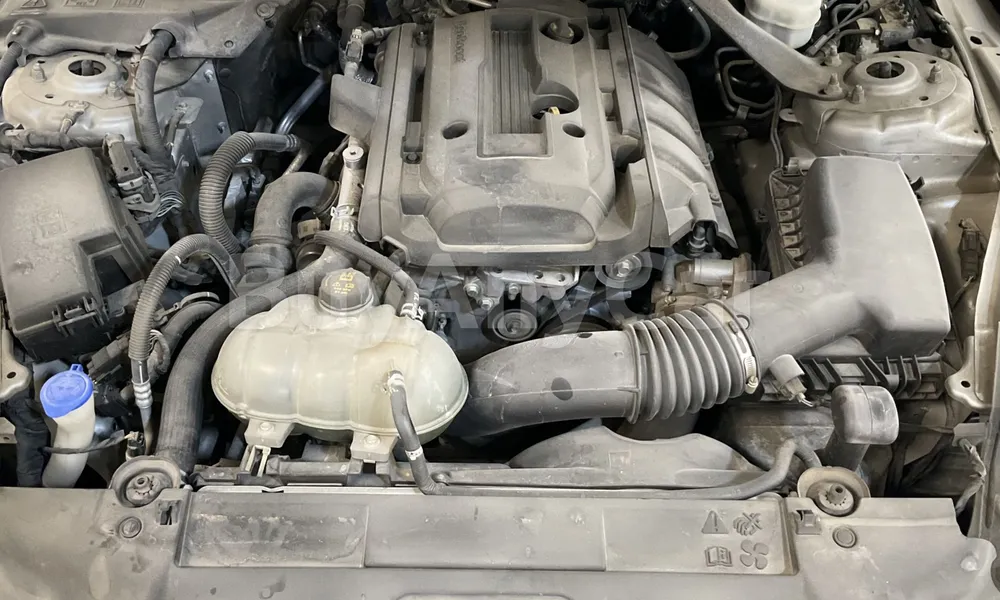 Vehicle photo 6