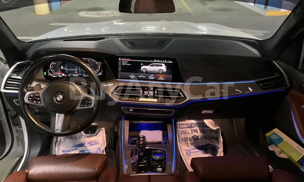 Vehicle photo 9
