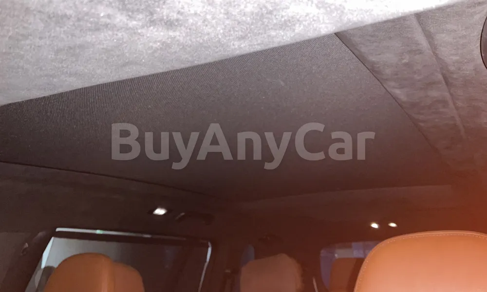 Vehicle photo 8