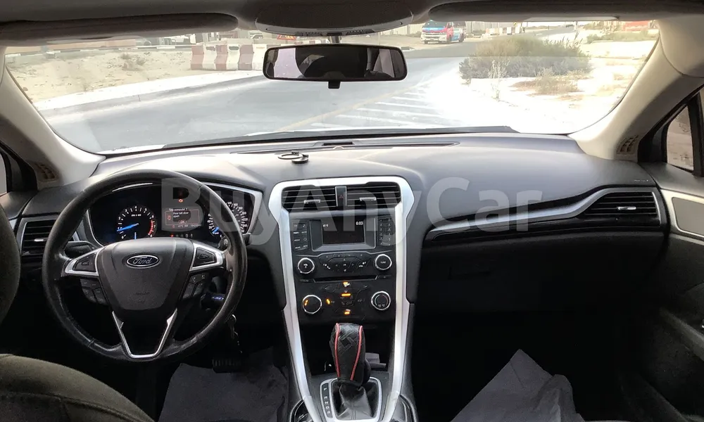 Vehicle photo 8