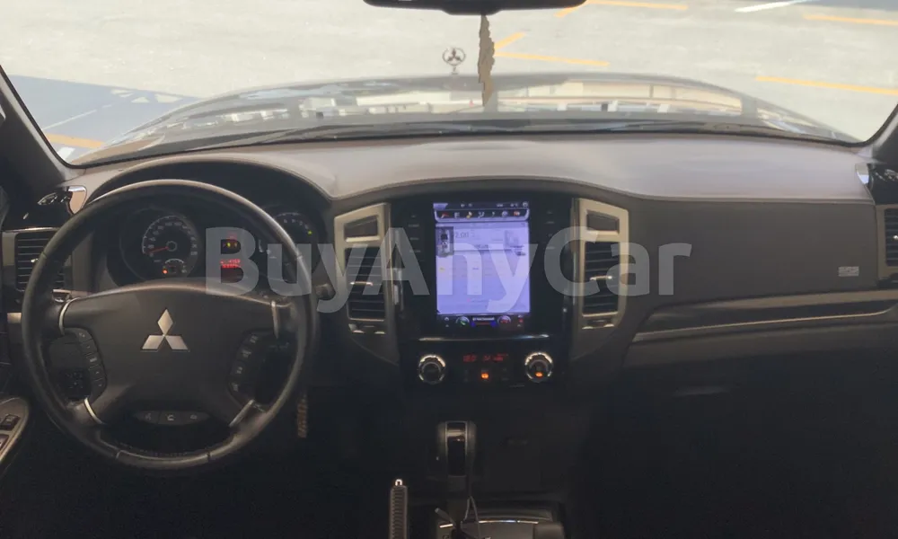 Vehicle photo 8