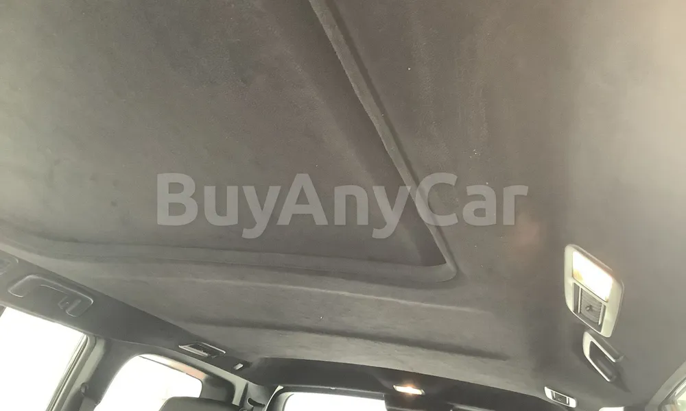 Vehicle photo 9