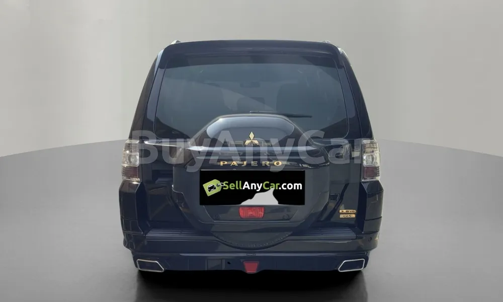 Vehicle photo 2