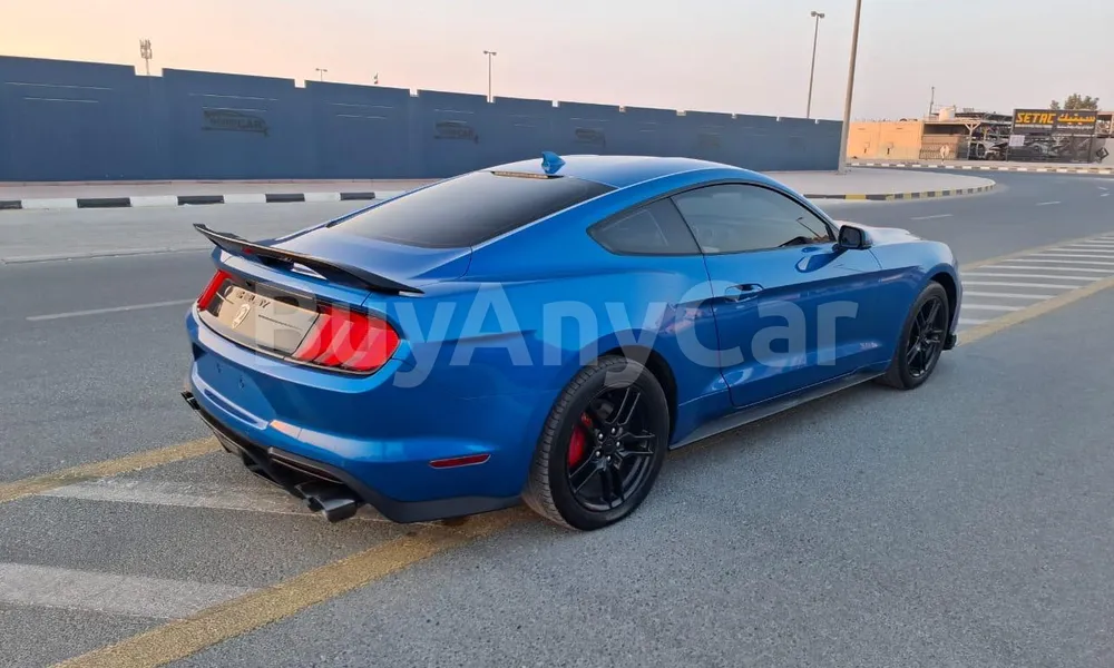Vehicle photo 6