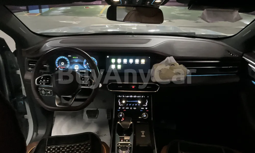 Vehicle photo 8
