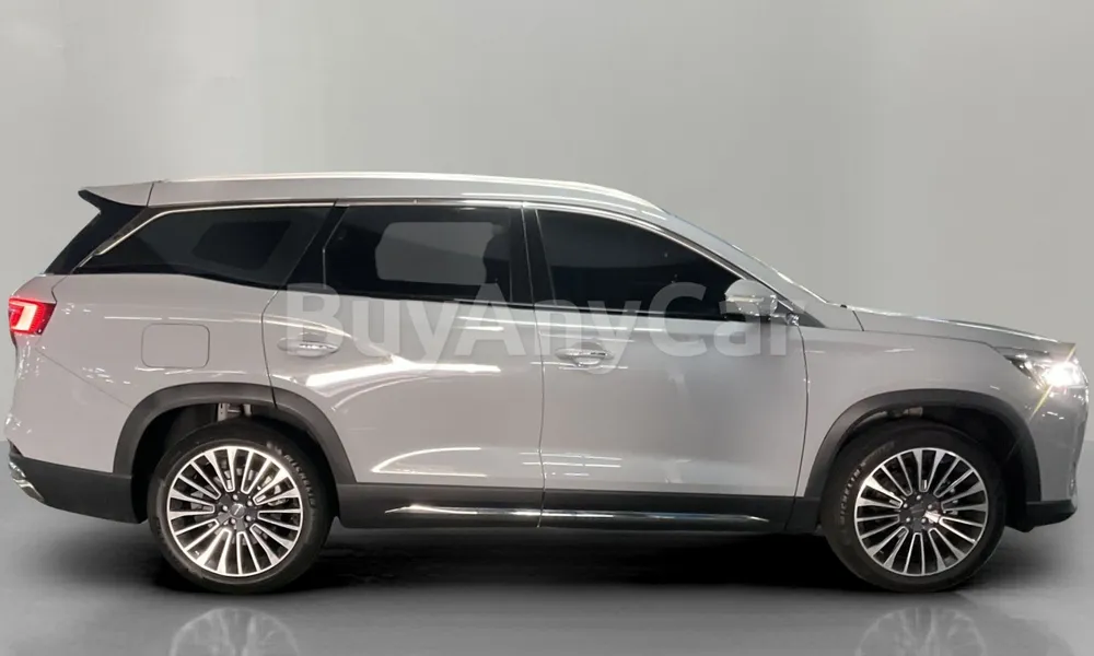 Vehicle photo 4